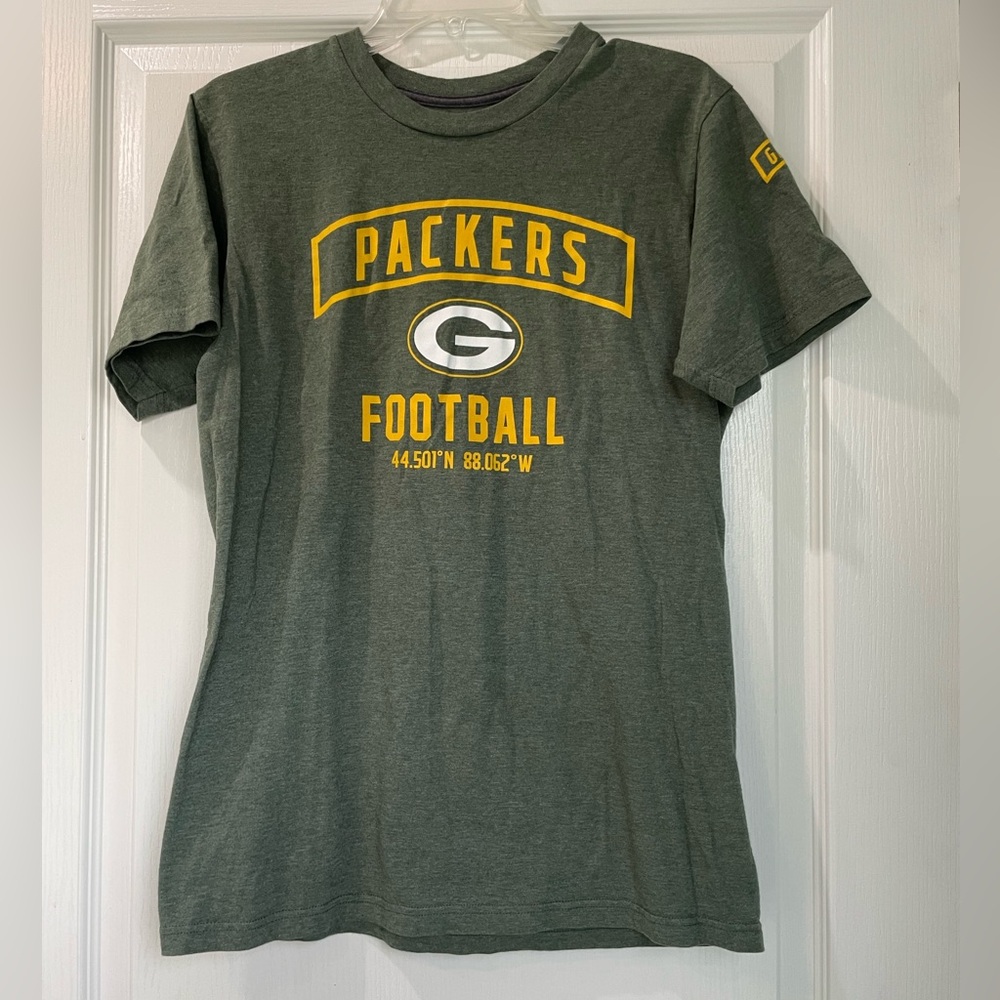 Green Bay Packers NFL Apparel Women’s T-Shirt size Medium